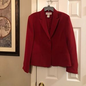Jones Wear red blazer. Size 16